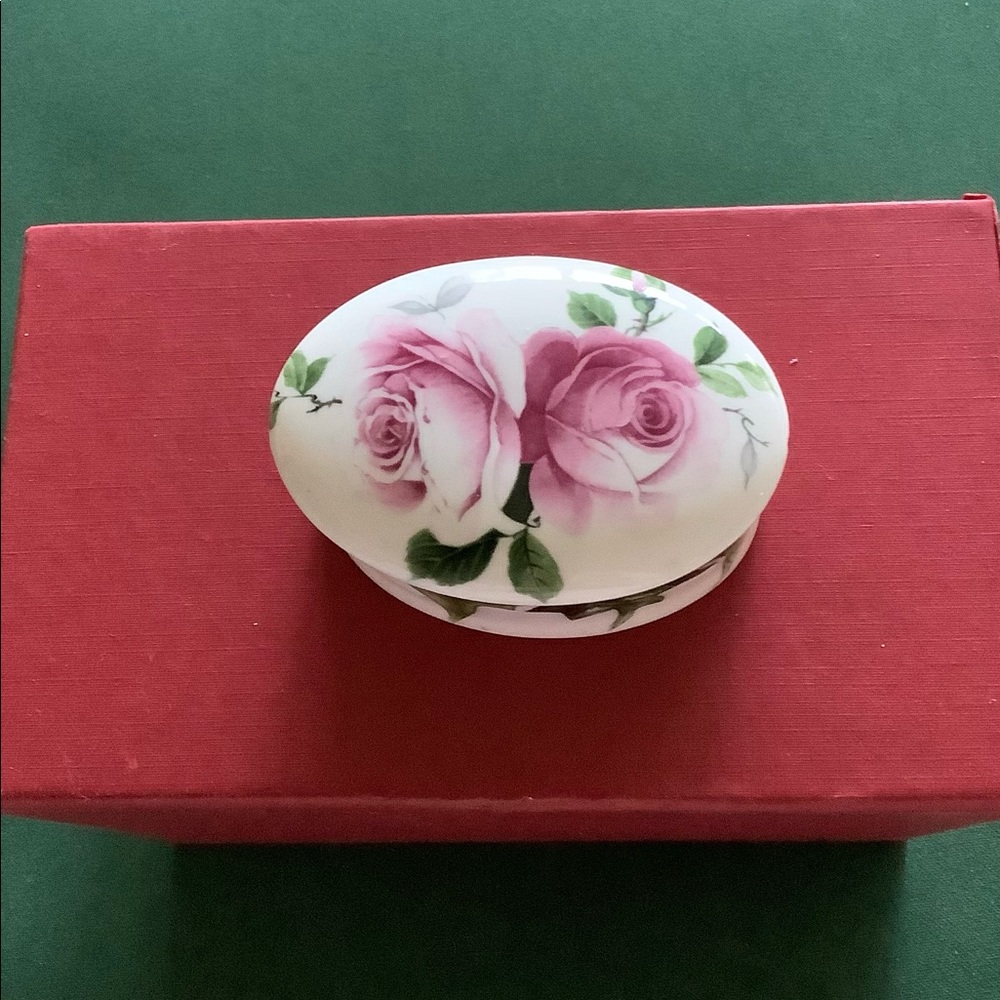 Crownford Fine Bone China Vintage Trinket. - Picture 3 of 10